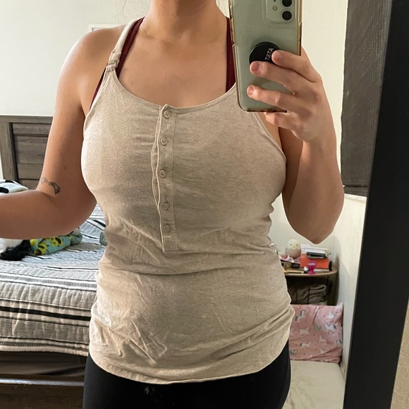 Maternity tank top 5/$25 🤍💚 - Picture 1 of 3
